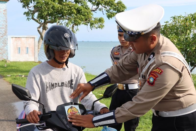 Polres Lingga Sosialisasikan Hotline 110 untuk Mudik Lebaran Aman