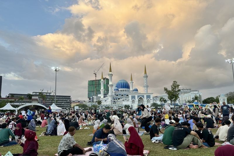 Libur Nuzulul Quran, Bazar Ramadan Kuantan Dipadati Pengunjung