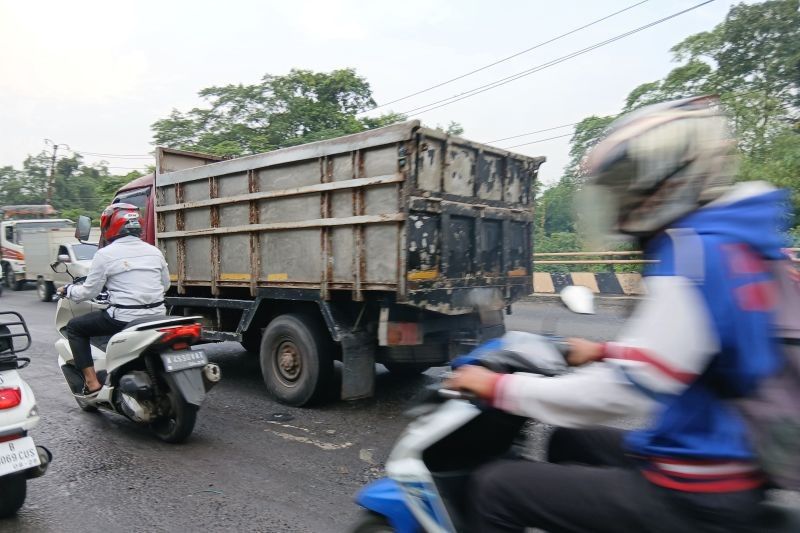 Polresta Tangerang Batasi Truk Sumbu Tiga di Tol Tangerang-Merak Jelang Mudik Lebaran