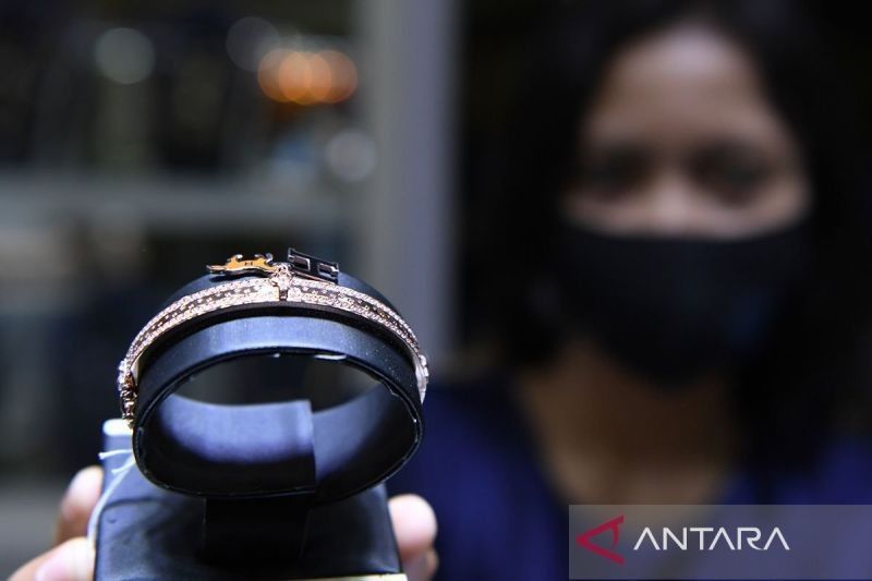 Harga Emas Antam Tembus Rp1,7 Juta per Gram, Naik Rp14.000!