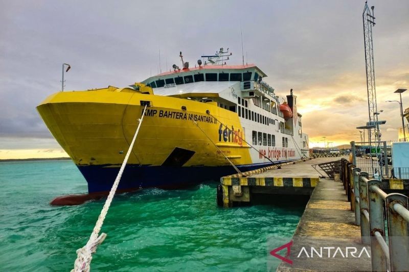 Cuaca Ekstrem Tunda Keberangkatan Kapal di Pelabuhan Ranai, Natuna