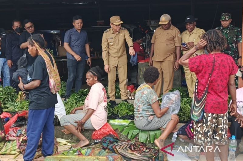 Pemkab Mimika Jamin Keakuratan Timbangan di Pasar Sentral Selama Ramadhan