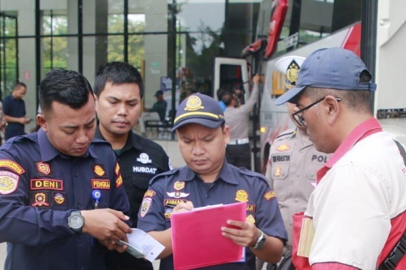 Ramp Check dan Cek Kesehatan Sopir di Terminal Madiun Jelang Lebaran 2025