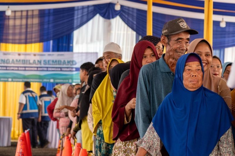 Jasamarga Gelar Bazar Murah, Ribuan Paket Sembako untuk Warga Karawang