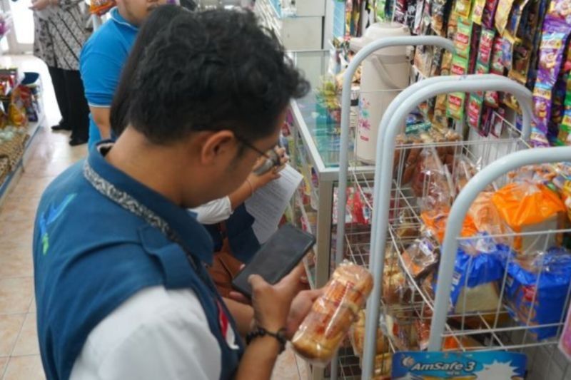 BB POM Banjarmasin Temukan Makanan Kedaluwarsa di HSS, Minimarket Diberi Peringatan