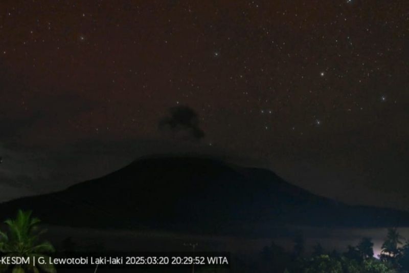 Gunung Lewotobi Laki-laki Erupsi Dua Kali, Warga Diminta Waspada!