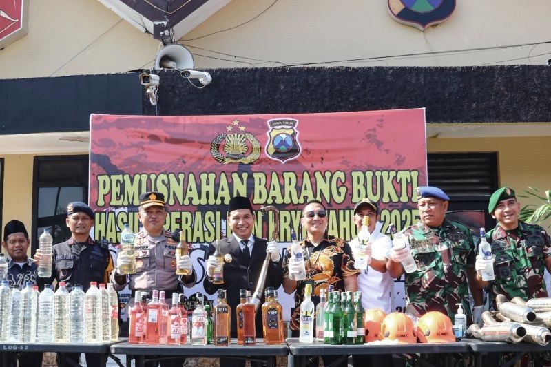 Polres Madiun Kota Musnahkan Ribuan Miras dan Ratusan Knalpot Brong Jelang Lebaran