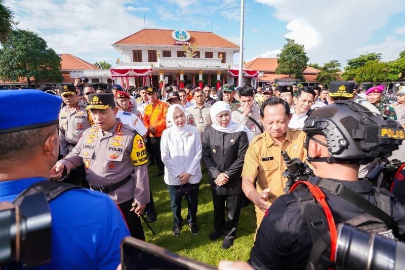 Khofifah Pastikan Lebaran 2025 di Jatim Aman dan Nyaman, Ribuan Personel Disiagakan