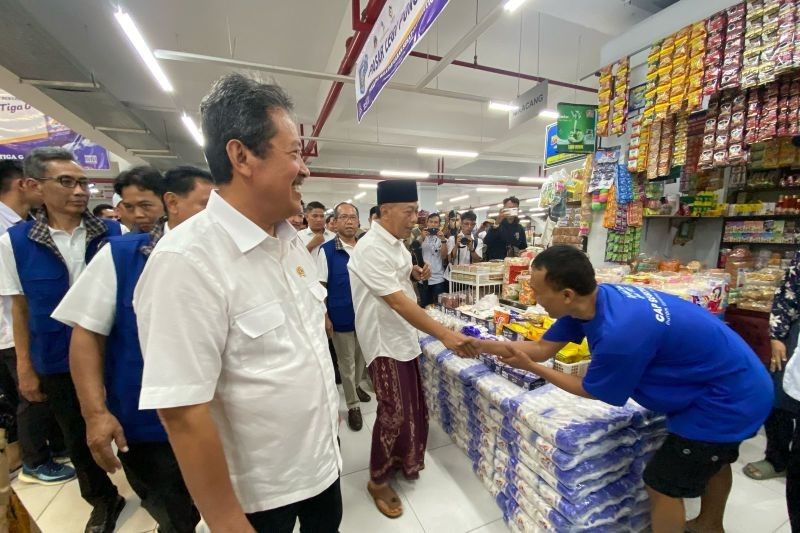 Menteri Trenggono Pastikan Ketersediaan Garam di Ponorogo Jelang Lebaran