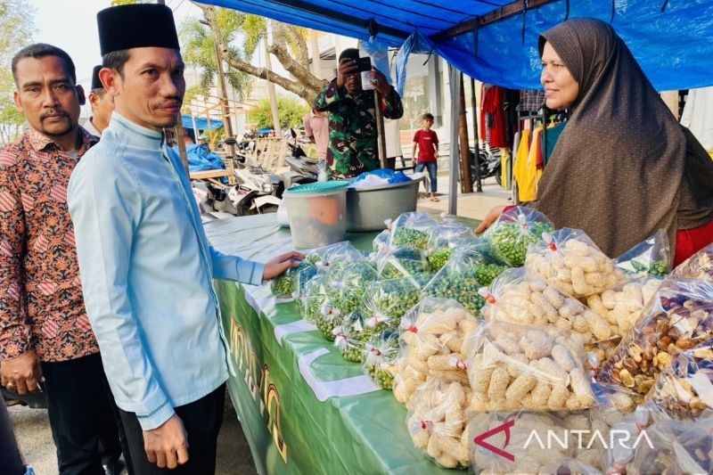 Aceh Barat Beri Dispensasi UMKM Jualan Kue Lebaran di Pinggir Jalan