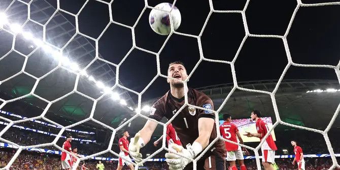 Analisis Pengamat Malaysia: Timnas Indonesia Gagal dengan Total Football, Australia Sukses Tiru Taktik STY
