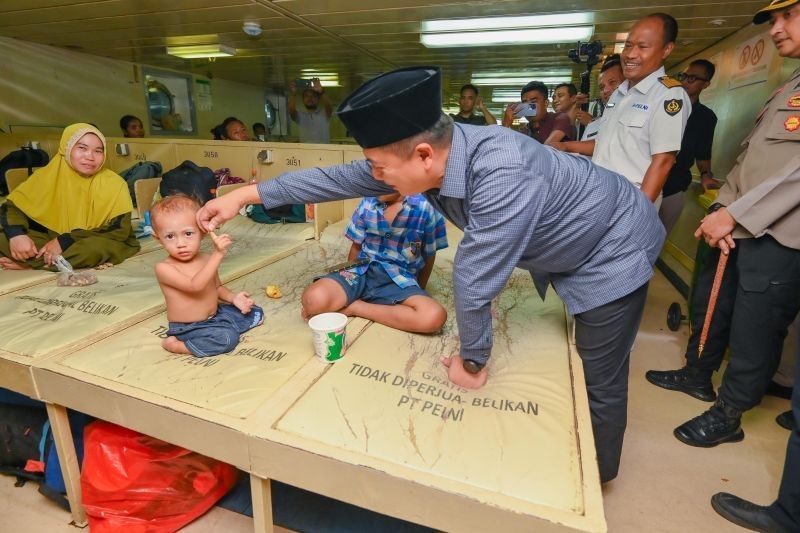 Ribuan Pemudik Padati Pelabuhan Bima, Antisipasi Puncak Arus Mudik Lebaran 2025