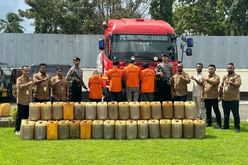 930 Liter Solar Bersubsidi Digasak di Merauke, Empat Tersangka Ditahan