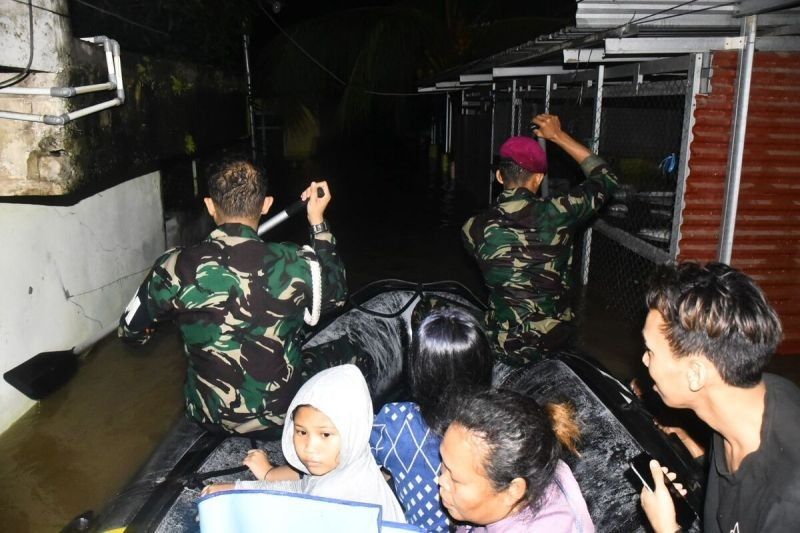 Lantamal VIII Kerahkan Tim Evakuasi Banjir Manado: 85 Personel Siap Siaga