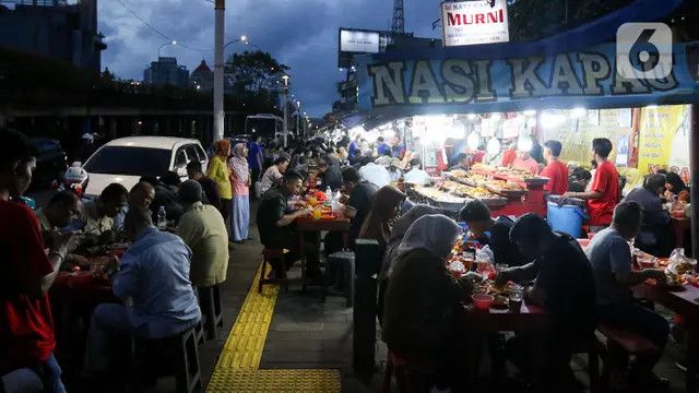 FOTO: Mengunjungi Sentra Nasi Kapau Kramat Raya, Lokasi Favorit Berburu Hidangan Khas Sumatera Barat untuk Berbuka Puasa