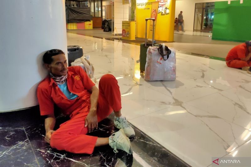 Perang Beban di Merak: Thorir si Porter Lawan Keganasan Troli