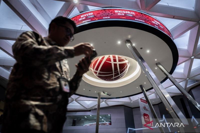 IHSG Lebih Tahan Banting: Analis Puji Ketahanan Ekonomi Indonesia di Tengah Ancaman Global