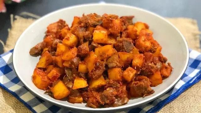 Resep Sambal Goreng Kentang Merah Tanpa Banyak Cabai, Tetap Pedas dan Menggugah Selera