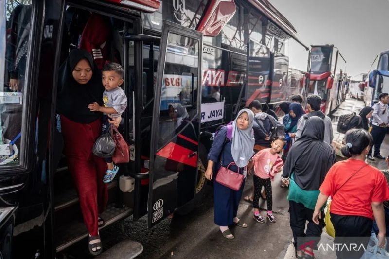Menumpang KK, Realita Pendatang Baru di Jakarta yang Memprihatinkan