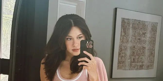 Potret Cantik Awet Muda Nana Mirdad dengan Gaya Athleisure yang Bikin Pangling, Bisa Jadi Inspirasi Mama Muda Tampil Modis Tanpa Ribet