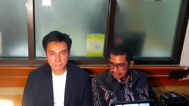 Reaksi Baim Wong saat Paula Verhoeven Datangi Kantor Komisi Yudisial Akibat Tak Terima Putusan Sidang Perceraian