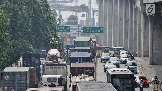 Ratusan Truk Terjebak Macet Berjam-jam di Tanjung Priok, Ternyata Gara-Gara Ini