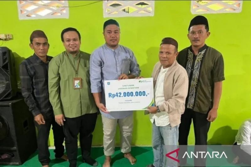 BPJS Ketenagakerjaan Babel Beri Santunan Rp42 Juta untuk Ahli Waris Pekerja Informal