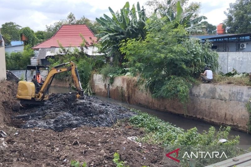 Cegah Banjir, DPUTR Kota Cirebon Fokus Normalisasi Kali Sijarak 1