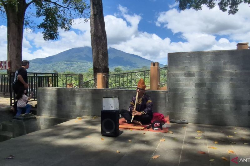 Suara Saluang dari Ngarai Sianok: Tradisi yang Menggema di Tengah Modernitas