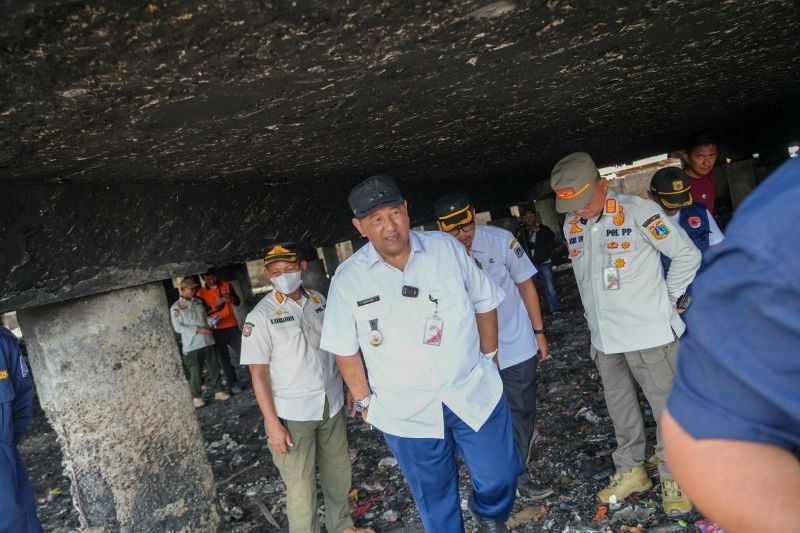 Jakut Larang Warga Bakar Sampah Sembarangan Cegah Kebakaran