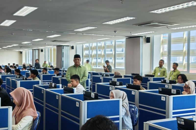 1.159 Peserta Ikuti UTBK SNBT 2025 di UPNV Jatim, Peningkatan Peserta Capai 20 Persen