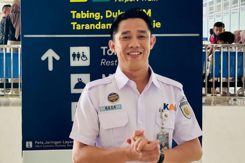 Petugas KAI Gagalkan Percobaan Bunuh Diri di Rel Kereta Padang