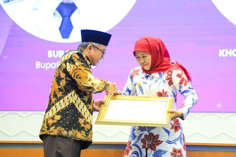 Jatim Raih Penghargaan Provinsi Berkinerja Tinggi UKBI 2021-2024