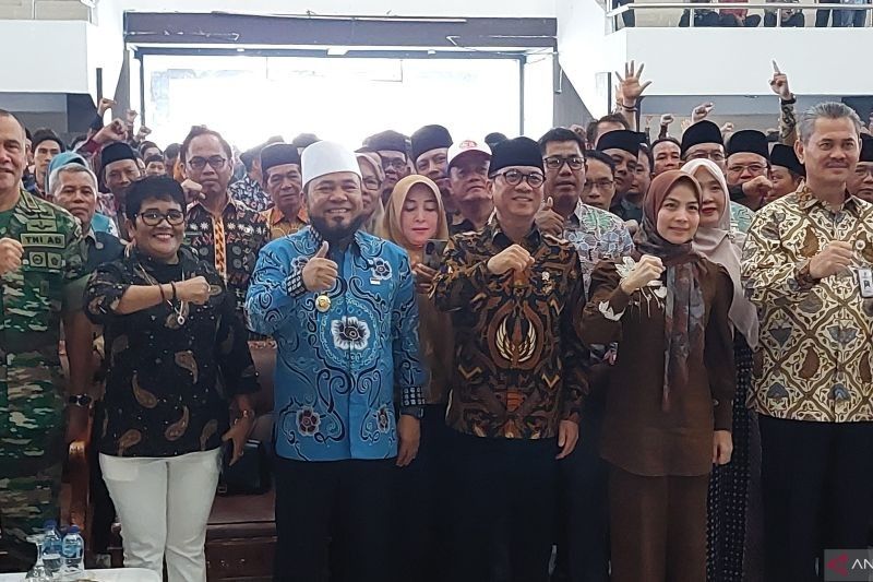Mendes PDT Ajak Kades Bengkulu Dukung Koperasi Merah Putih, Ekonomi Tumbuh 8 Persen?