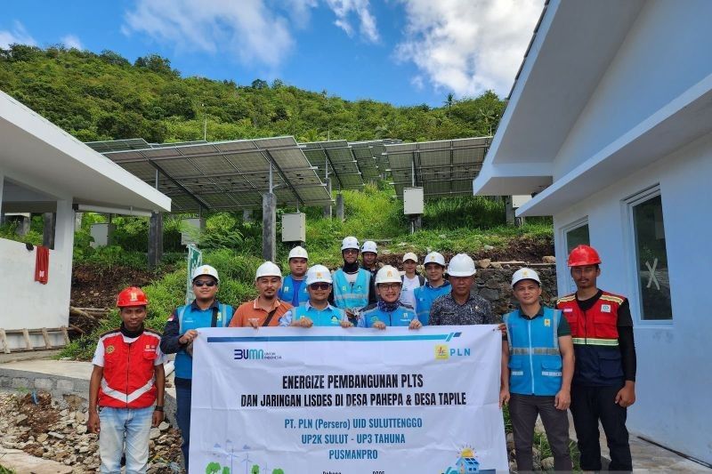 PLN Aliri Listrik Desa Terpencil di Sitaro Lewat PLTS Pahepa