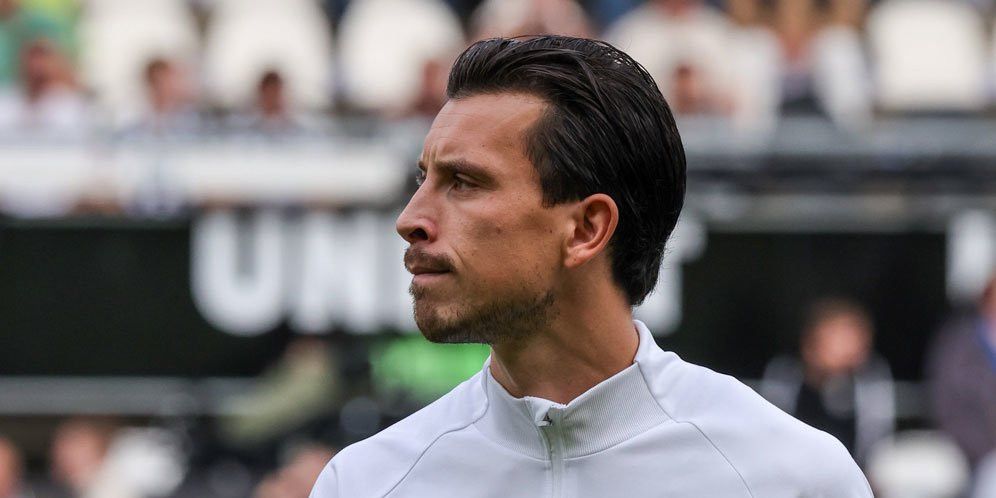 Thom Haye Terancam Degradasi dari Eredivisie bersama Almere City, Bertahan atau Pindah Klub?