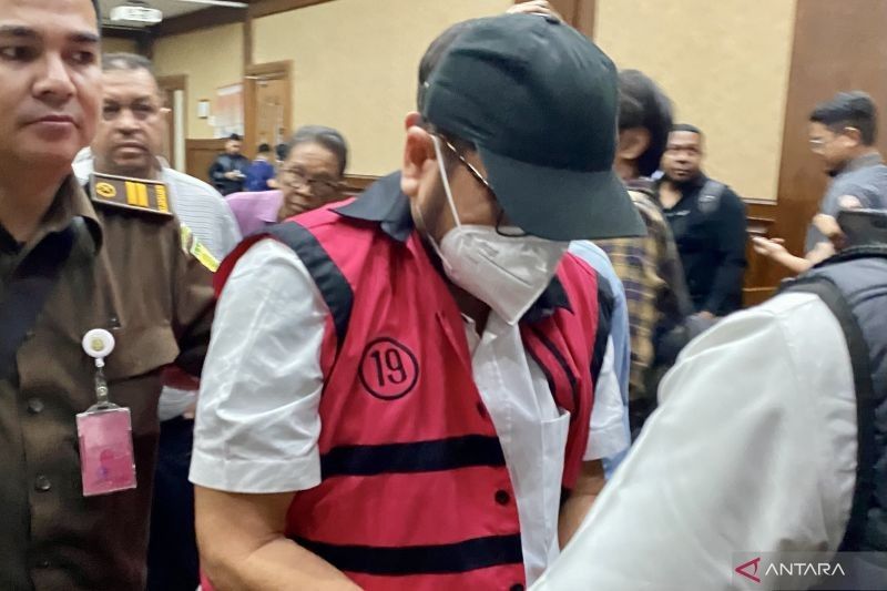 Zarof Ricar Bungkam, Resmi Tersangka TPPU Setelah Kasus Suap Miliaran Rupiah