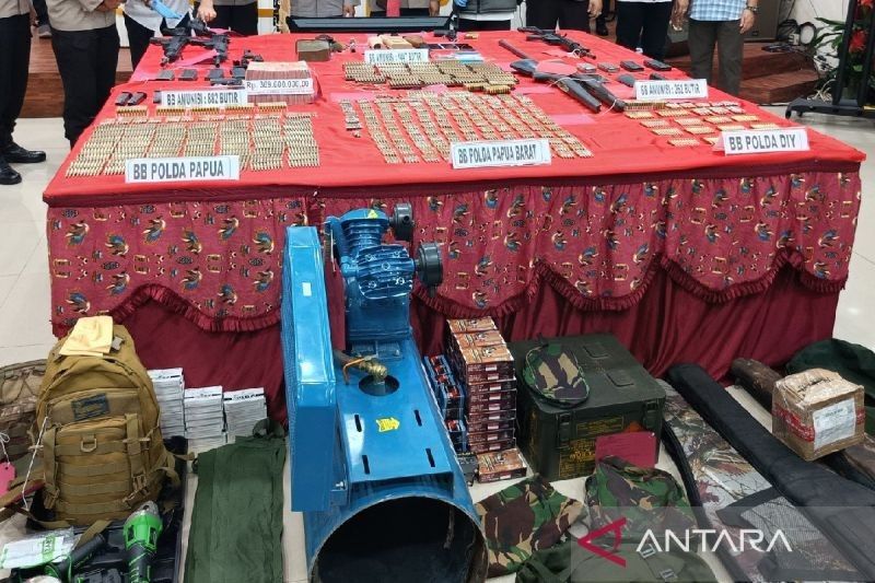 Jaringan Penyuplai Senjata ke KKB Papua Dibongkar: 17 Senjata Api dan Ribuan Amunisi Diamankan