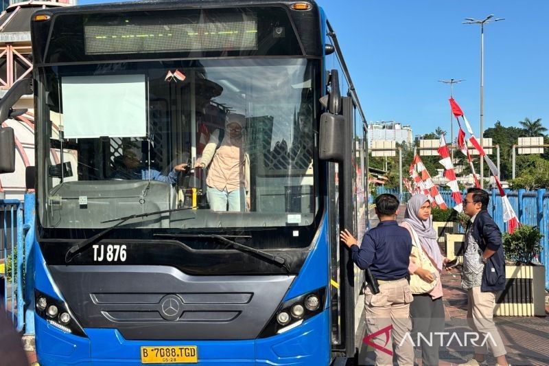 Lansia Dominasi Penerima Layanan Gratis Transjakarta: 60 Persen dari 70.000 Pelanggan