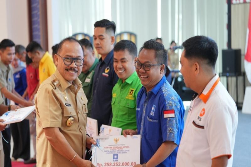 Pemprov Sulbar Berikan Bantuan Rp2,2 Miliar untuk 10 Partai Politik
