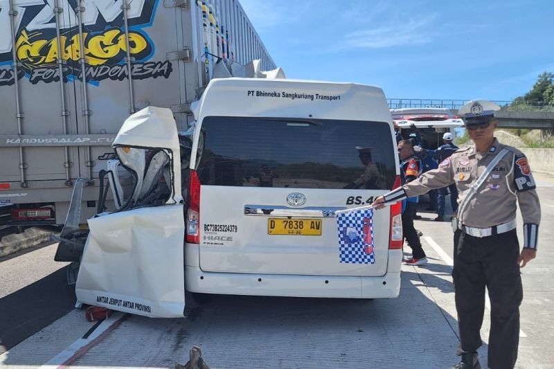 Kecelakaan Maut Tol Cisumdawu: Tiga Tewas, Empat Lainnya Luka-luka