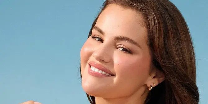 Terungkap Rahasia Kulit Glowing Selena Gomez, Pakai Body Cream Harga Rp700.000
