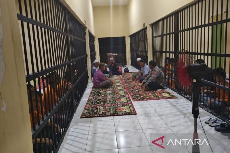 Polres Bangka Barat Berikan Pembinaan Rohani dan Mental pada 31 Tahanan