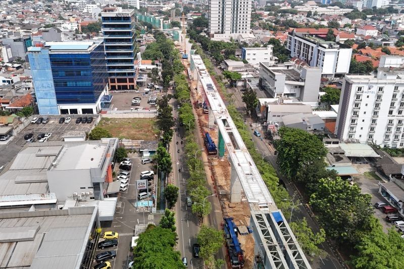 LRT Jakarta Fase 1B: Warga Harap Proyek Segera Rampung, Urai Kemacetan Matraman-Manggarai