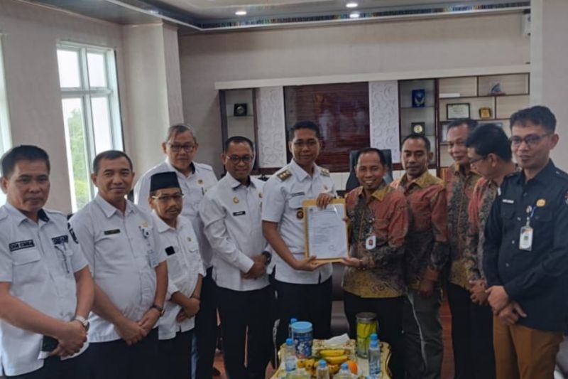 KPU Rohil Kembalikan Rp6,51 Miliar Sisa Dana Pilkada 2024