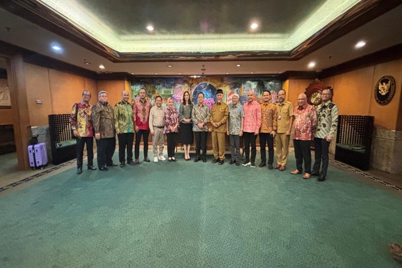 Gubernur Sumbar Paparkan Potensi Wisata Halal, Ajak Menpar Kunjungi Ranah Minang
