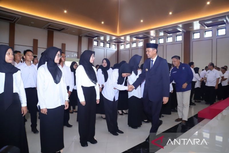123 CPNS Bangka Terima SK, Bupati Tekankan Nilai ASN dan Pentingnya Pengembangan Kompetensi