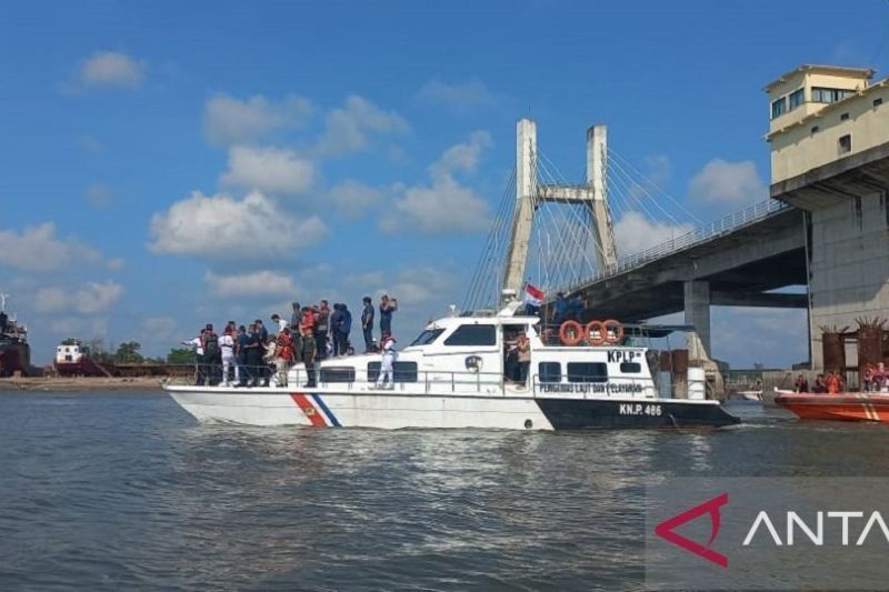 Gubernur Babel Tinjau Alur Pelayaran Pelabuhan Pangkalbalam: Jembatan Emas Tetap Terbuka