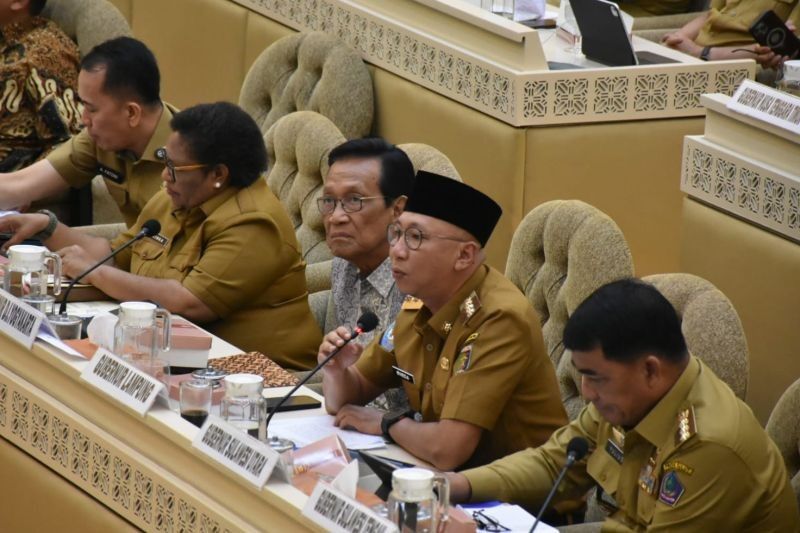 Pembangunan Lampung Berlanjut: Gubernur Hadapi Tantangan Fiskal