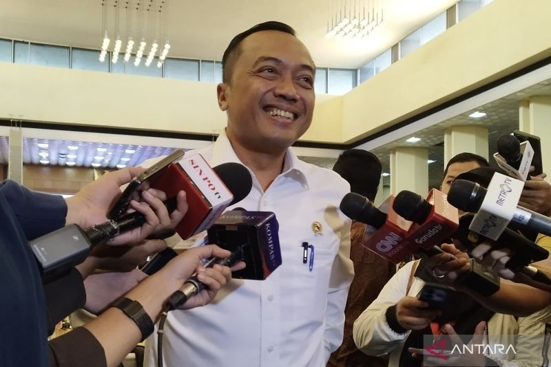 Presiden Prabowo Diminta Pertimbangkan Kembali Pengunduran Diri Hasan Nasbi dari PCO